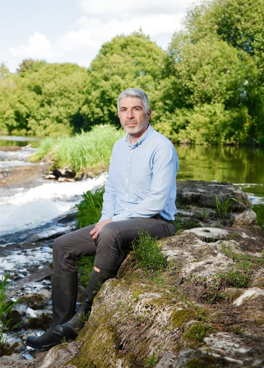 Gweithredu dros natur, hinsawdd ac iechyd nawr, meddai Comisiynydd Cenedlaethau’r Dyfodol Cymru, wrth iddo gyhoeddi adroddiad pwysig ar 10fed penblwydd