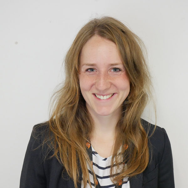 Lena Fritsch, Swyddog Gwasanaethau Cynorthwyol