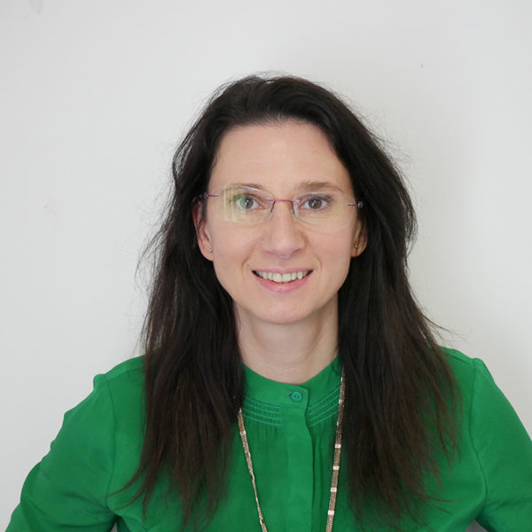 Marie Brousseau-Navarro, Cyfarwyddwr Polisi, Deddfwriaeth ac Arloesi